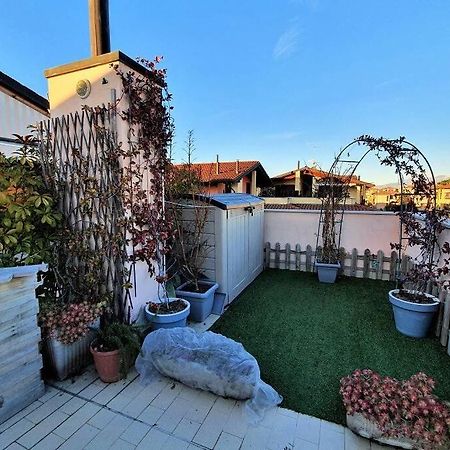 Il Torchio Rooftop Apartment With Wide Terrace Sirmione Exterior photo