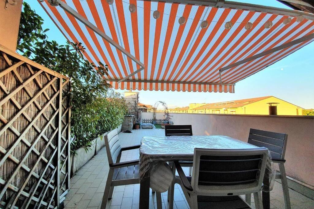 Il Torchio Rooftop Apartment With Wide Terrace Sirmione Exterior photo