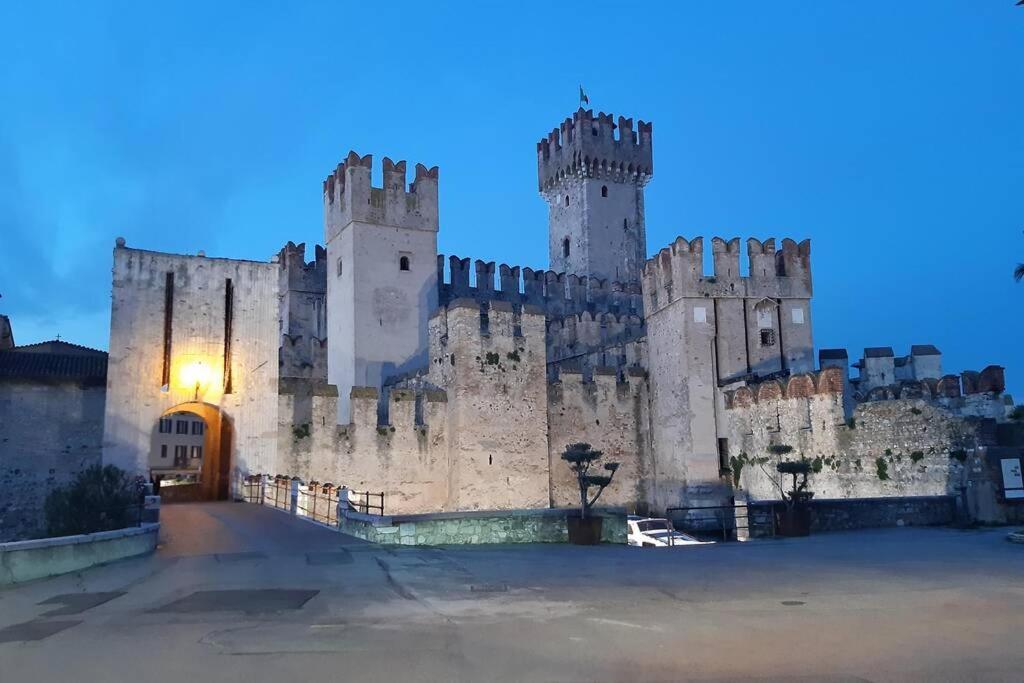 Il Torchio Rooftop Apartment With Wide Terrace Sirmione Exterior photo